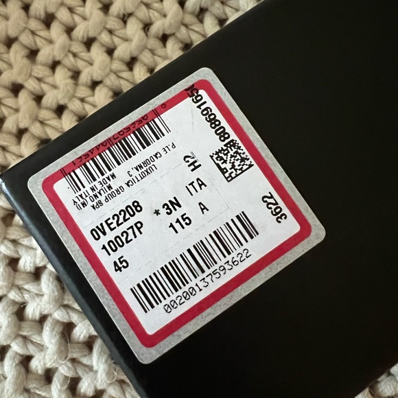 Versace Sunglasses. Black and gold oversized cat eye - Picture 8 of 10